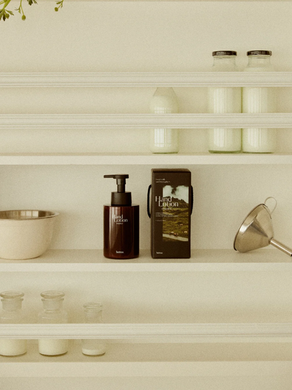 hetras Perfume Essence Hand Lotion 515ml - Hotel Wood